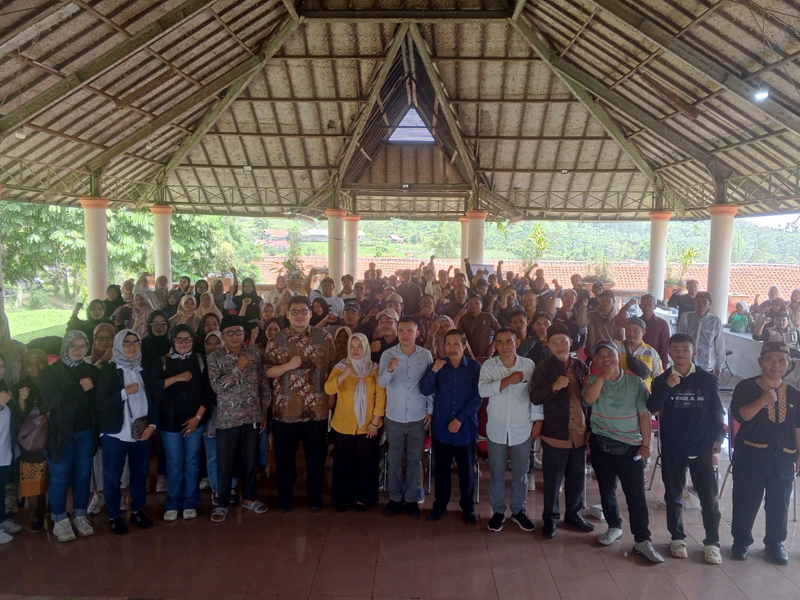 Reses di Caringin, Ravindra Airlangga Serap Aspirasi Warga soal Obat TBC dan ODGJ